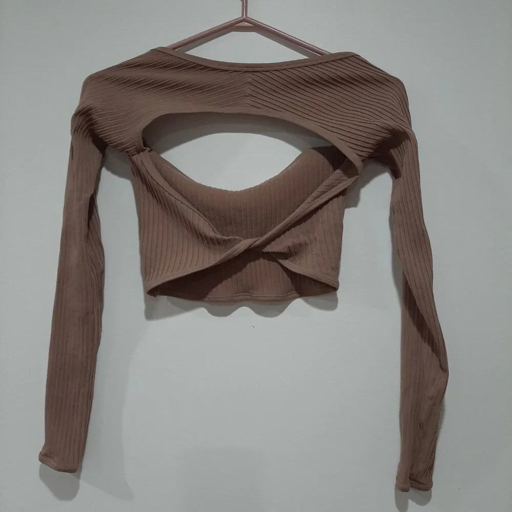 Balletcore couture minimalist Urban Outfitters ribbed cut out back crop top - Picture 8 of 9